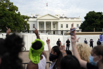 George Floyd protests spread to multiple US cities, force White ...